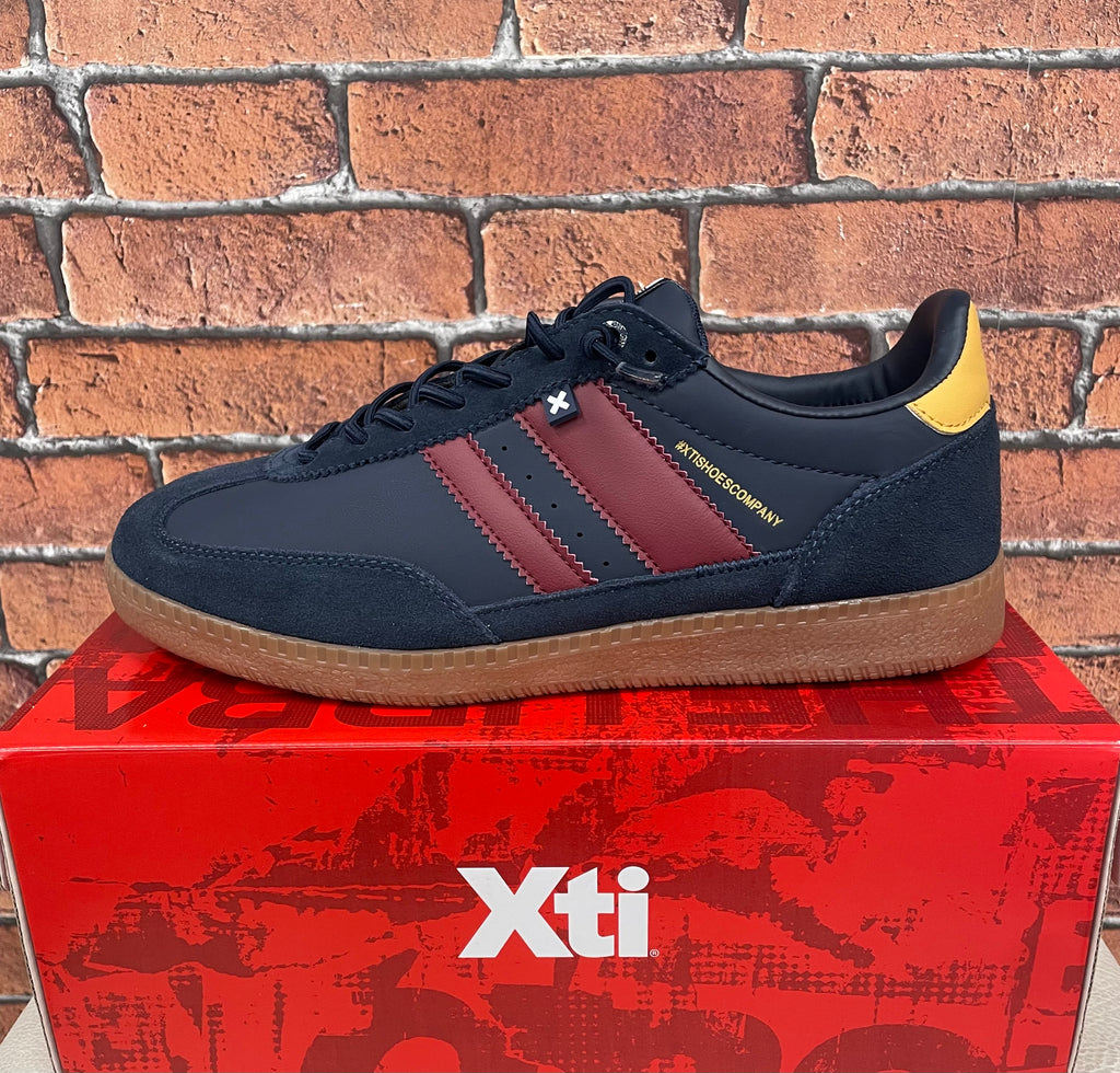 XTI Men’s Navy Trainer