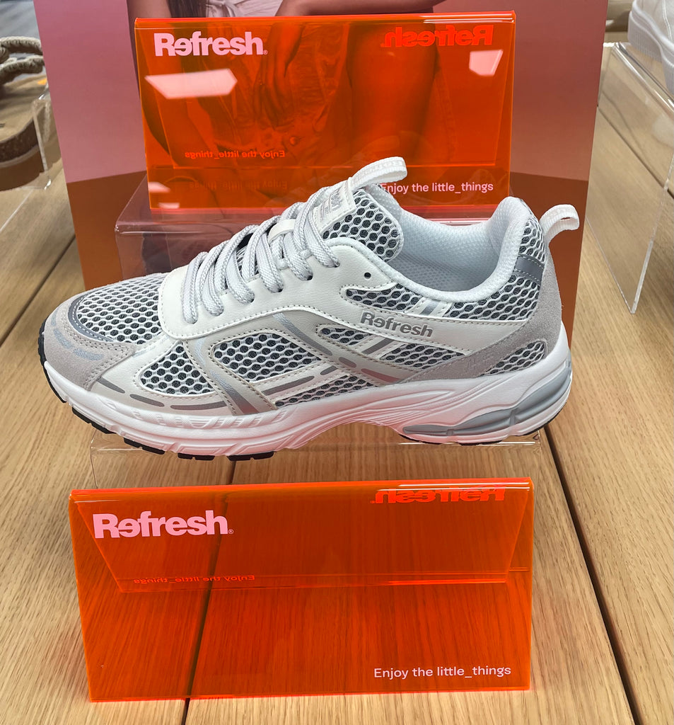 Refresh Ladies Sporty Trainer in White
